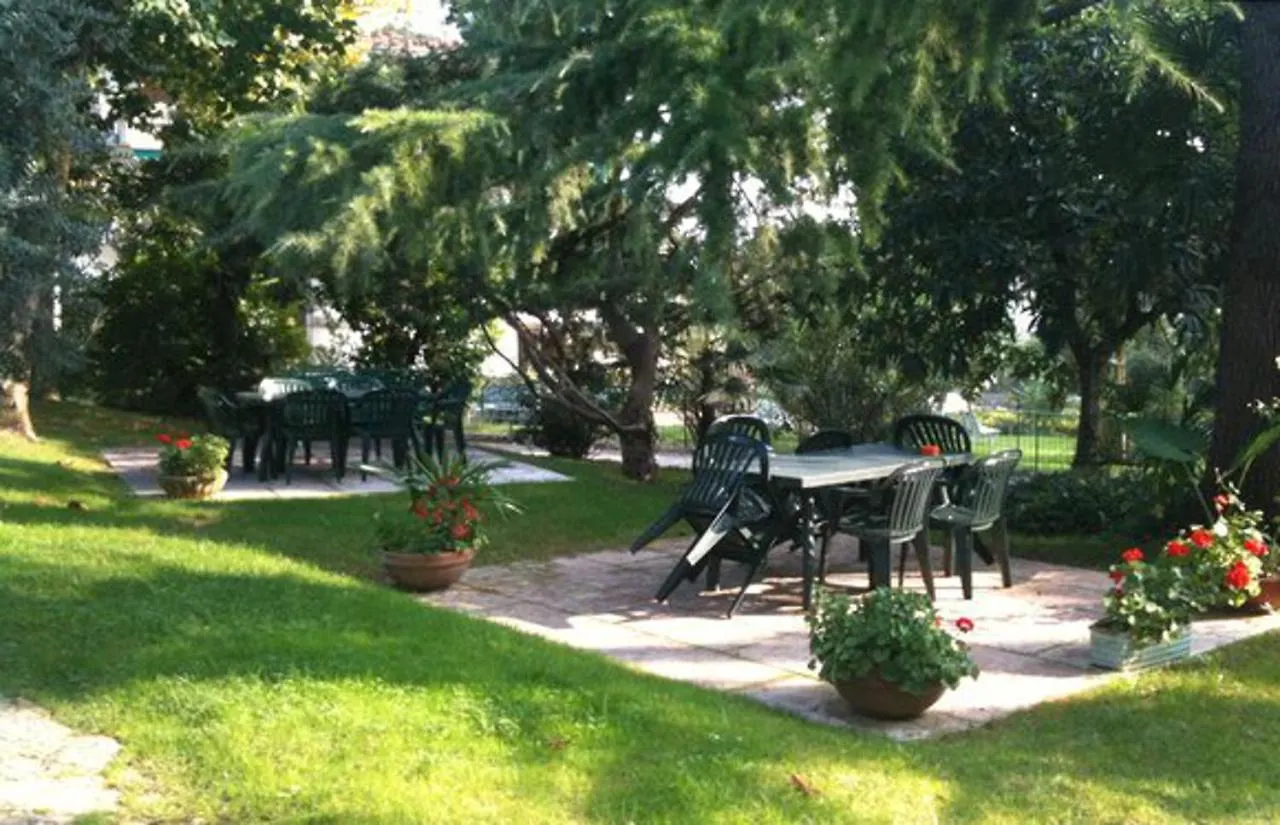 Apartment Monolocale Sul Lago Di Garda Garda